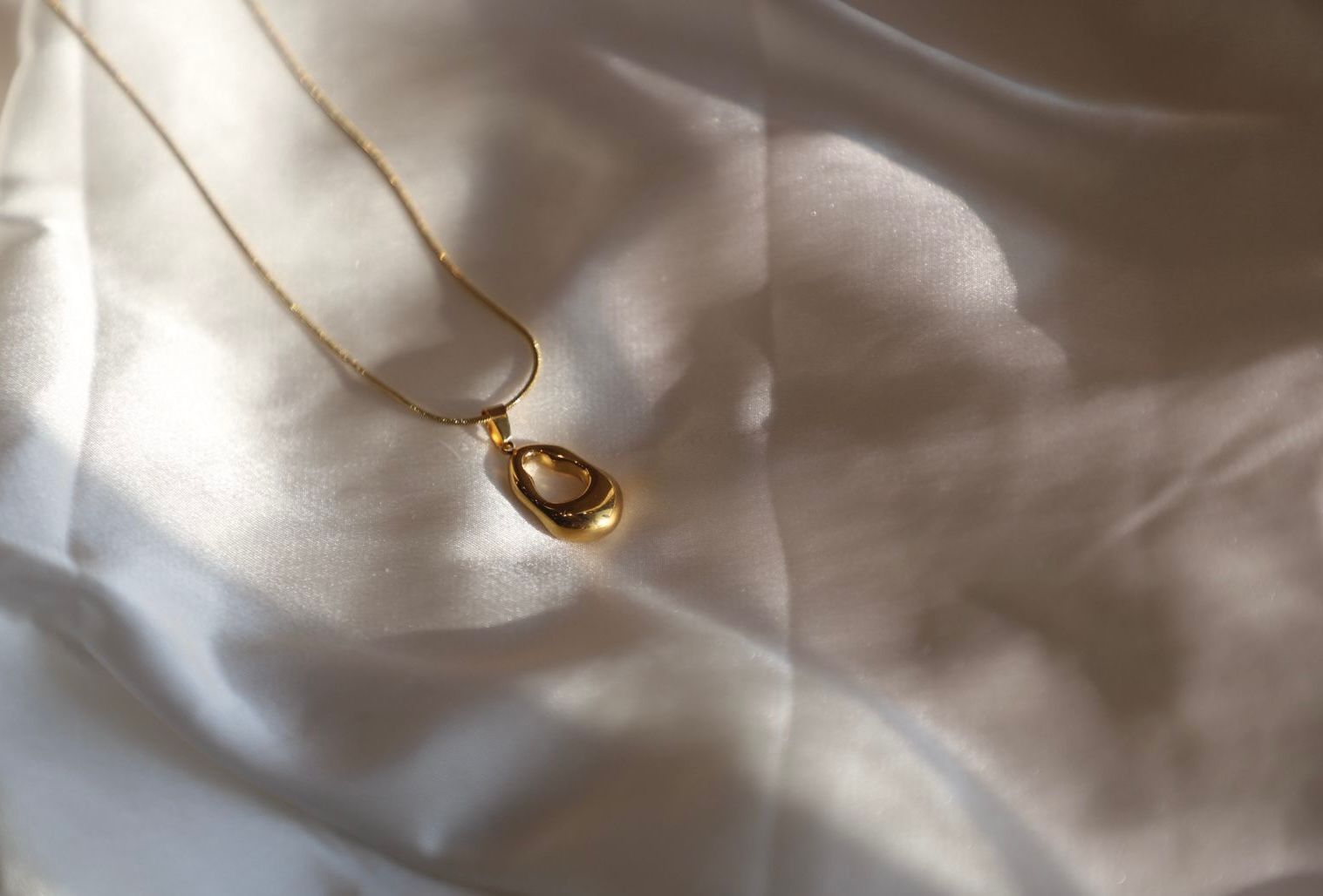 Molten Oval Necklace