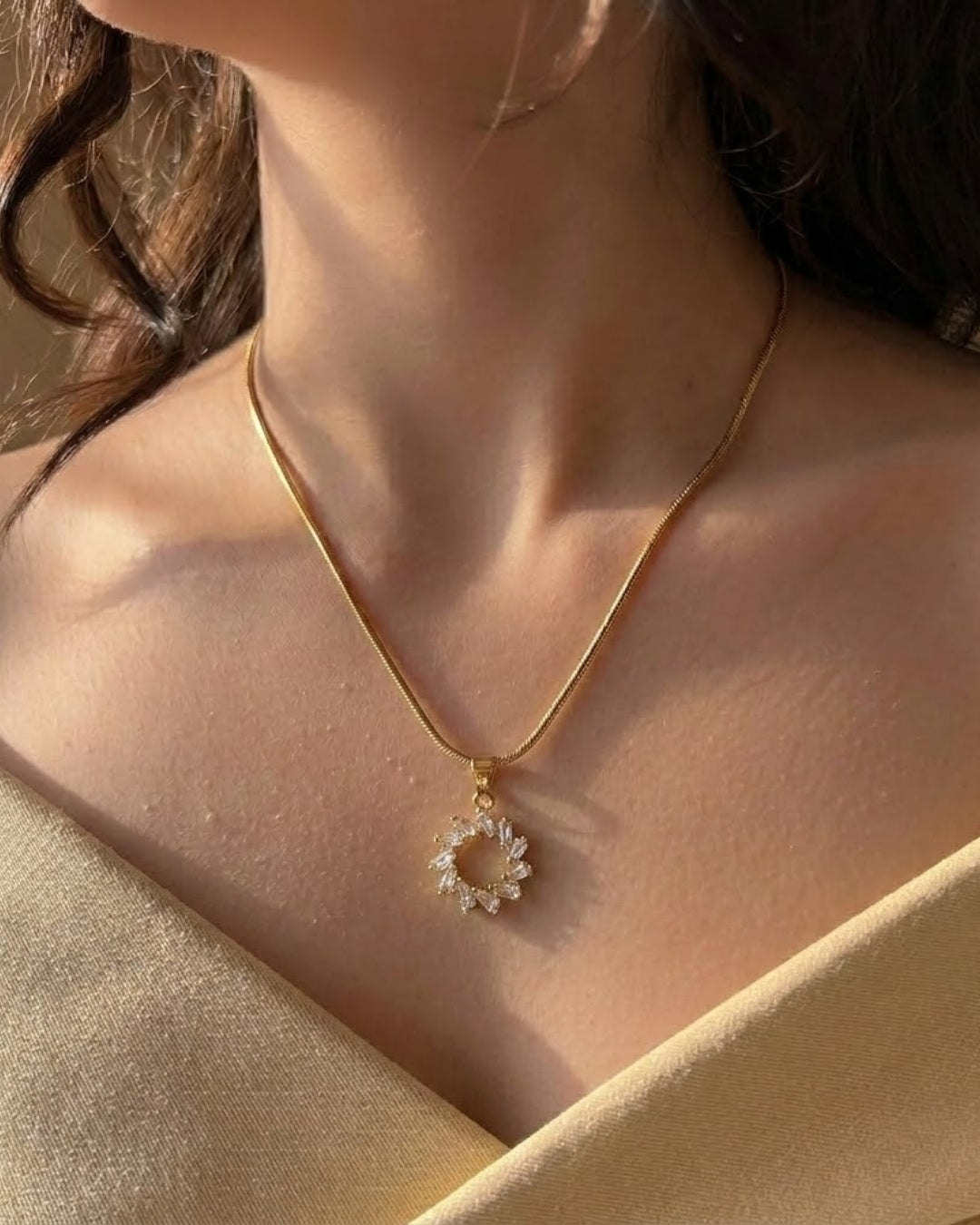 Main Glow Necklace